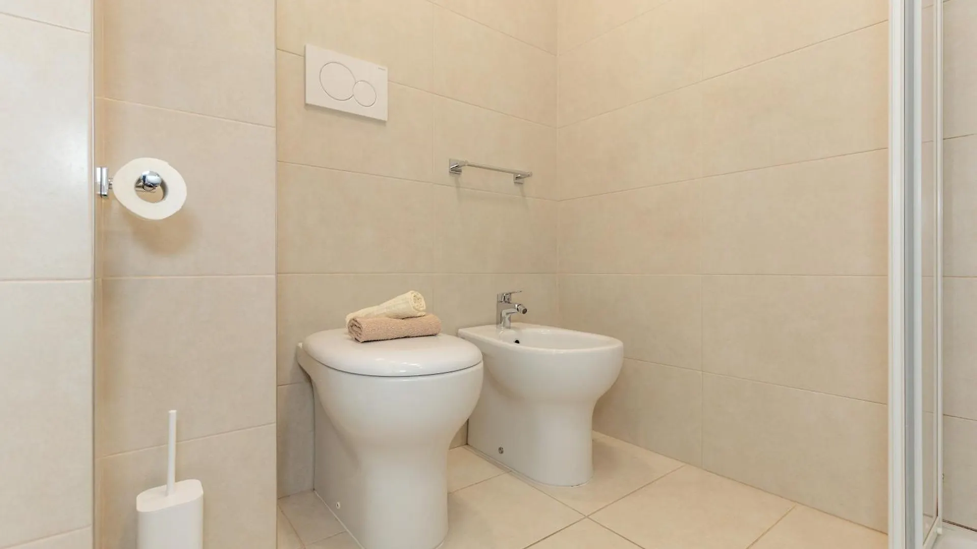 Hapton House Central 12 Mestre Italien